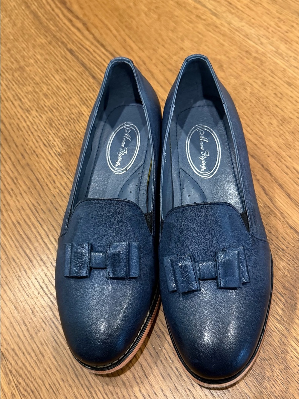 Mona flying Women's Leather Bow Penny Loafer Business or Casual Slip On Navy 6.5